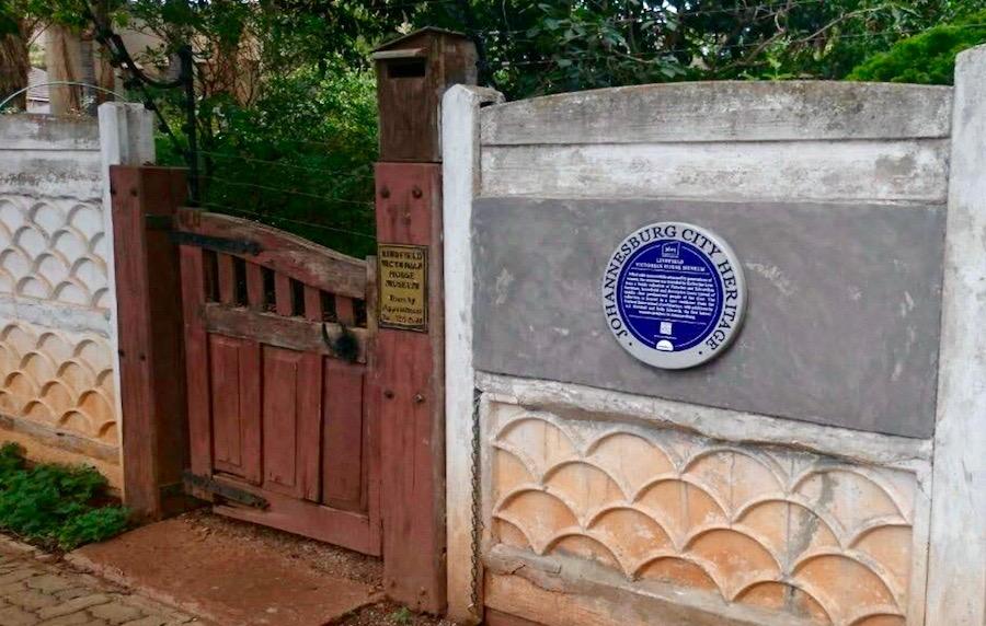 Lindfield House Entrance and Blue Plaque - Sticky Situations - 2016