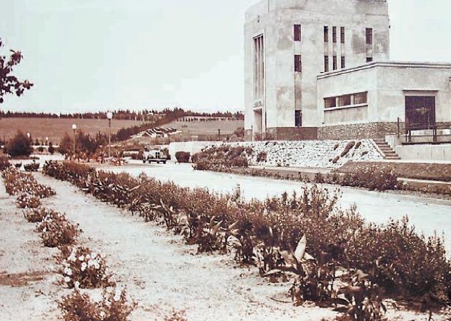 Old photo of Delta Park Art Deco - source unknown