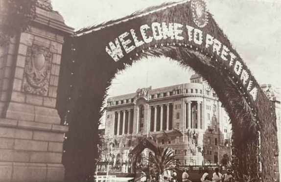 Welcome Arch Church Square 1934 - RS Watson Album