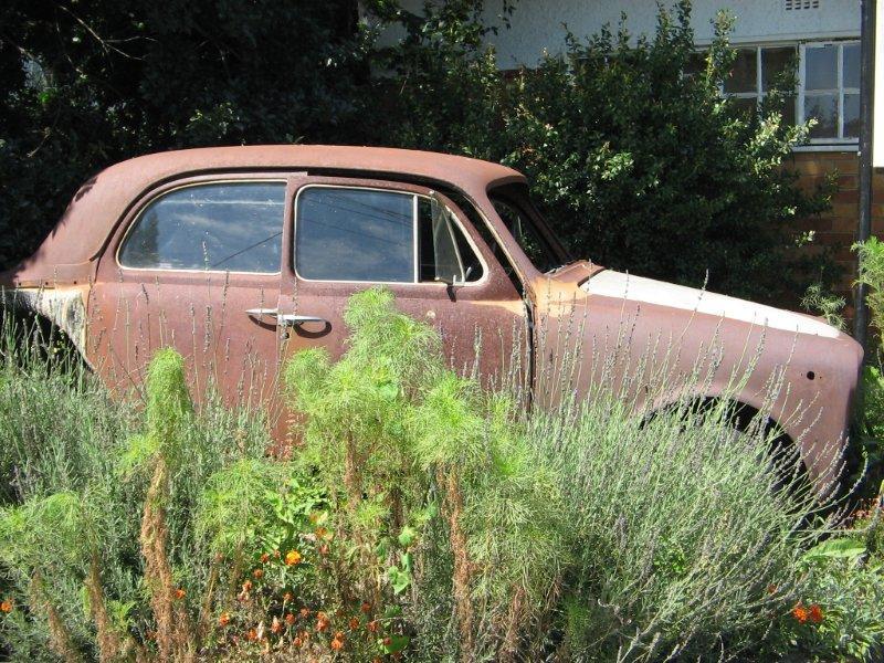 Old rusted car - source unknown