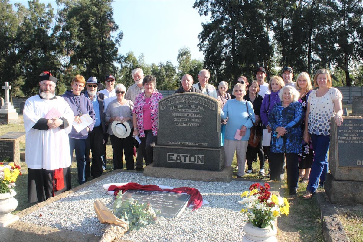 Bill and Esther Eaton - Graveside with people - Glynis Cox Millett-Clay