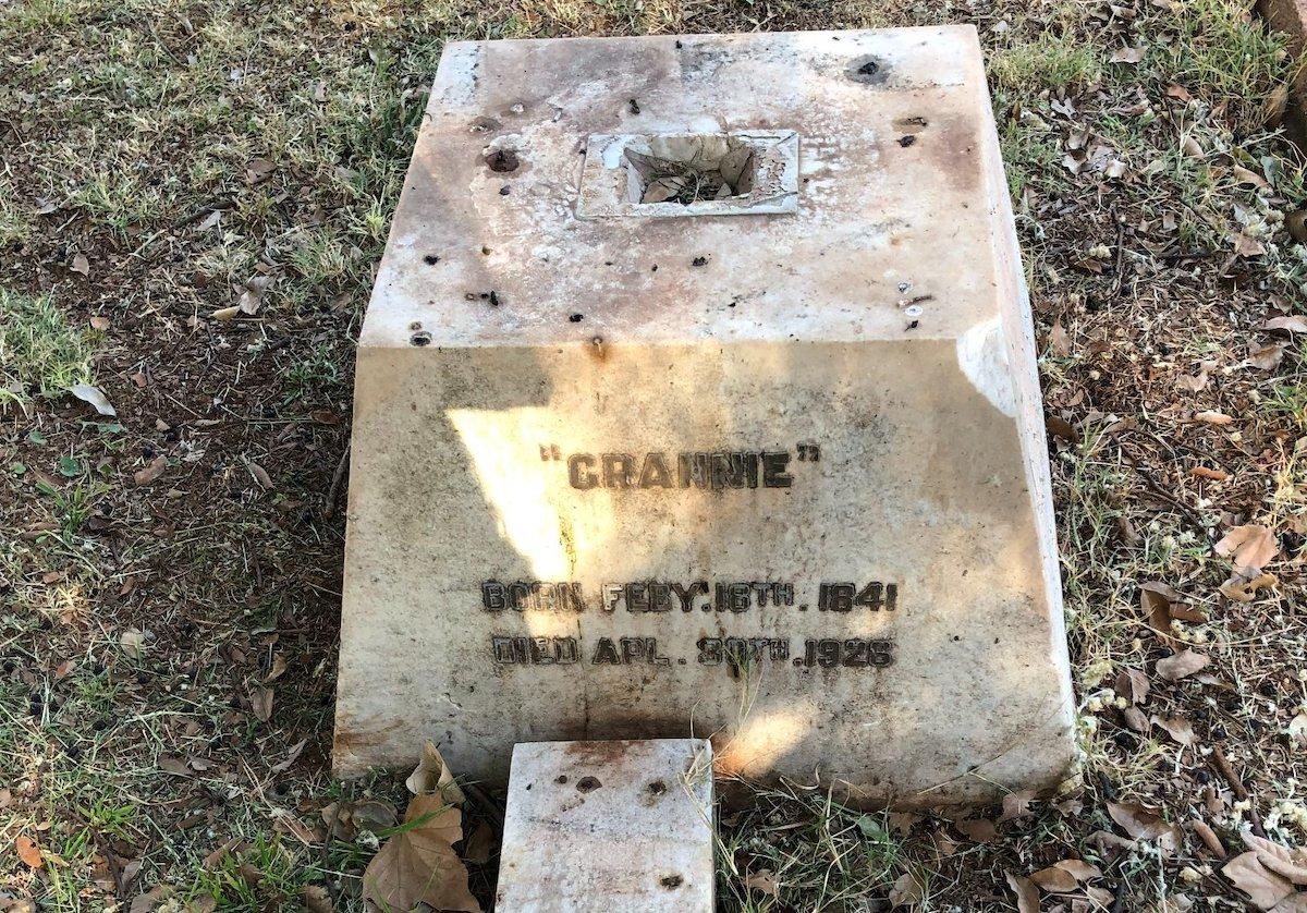 Grannies Grave - Braamfontein Cemetery - Sarah Welham