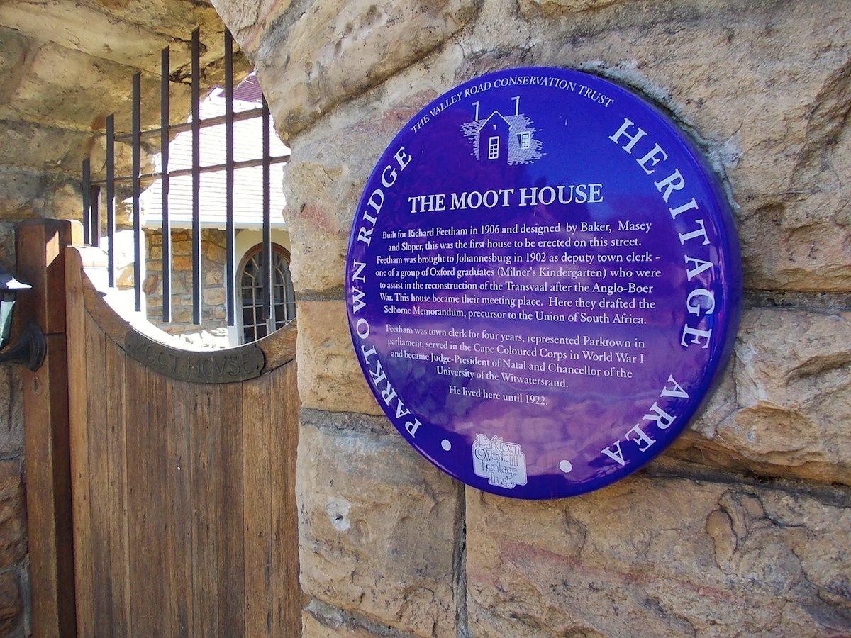 Moot House Plaque - The Heritage Portal - 2013