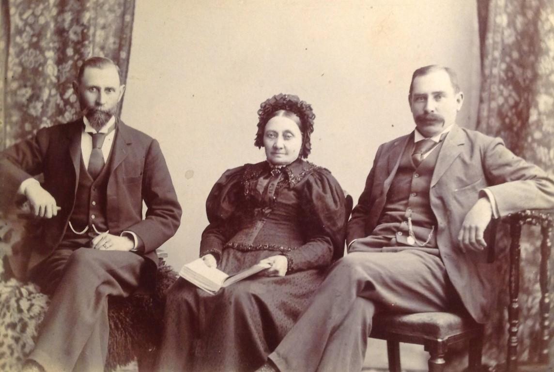 Photo by JC Munro - Brothers Pieter and Stefanus Botha with sister Anne Dyason – Circa 1905 via Carol Hardijzer
