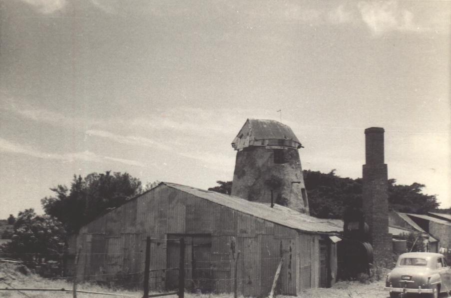 Richardsons Mill before the fire via Bev Young