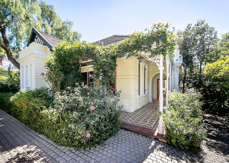 1890s Guest House Tamboerskloof - Graaff Property - 2017