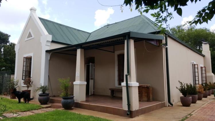 1925 Potschefstroom Home - Seeff - February 2016