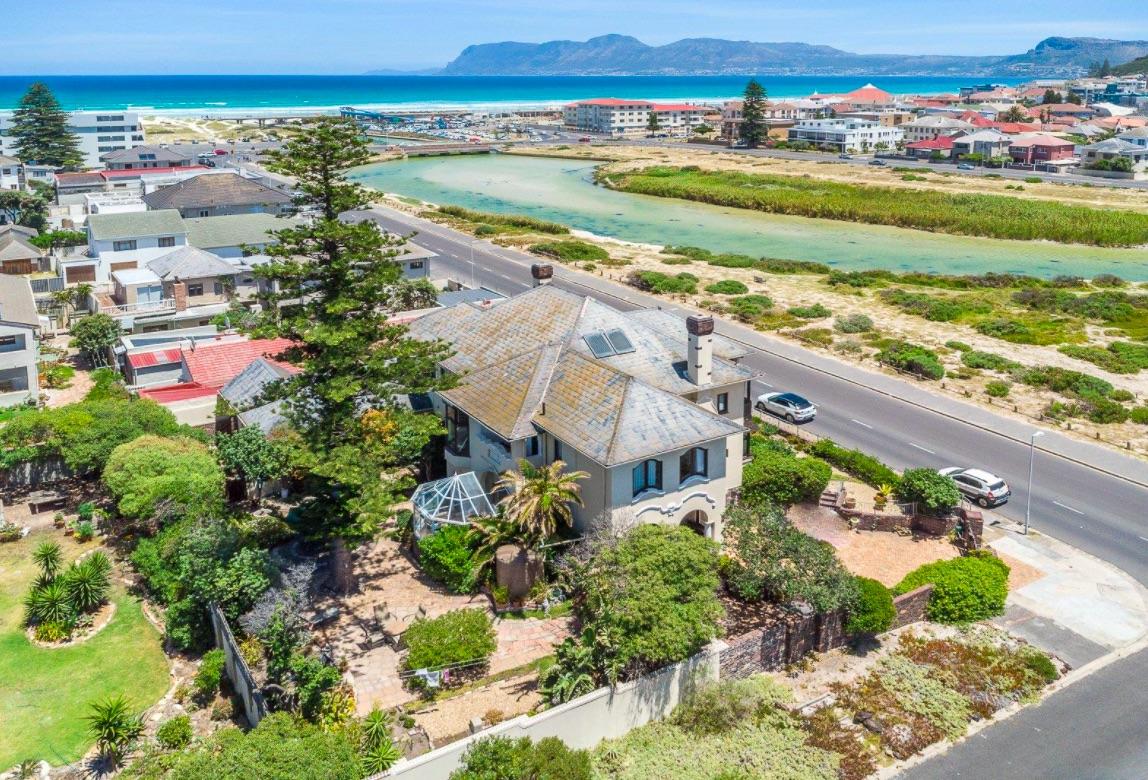 1930s home Muizenberg - Sothebys - 2022