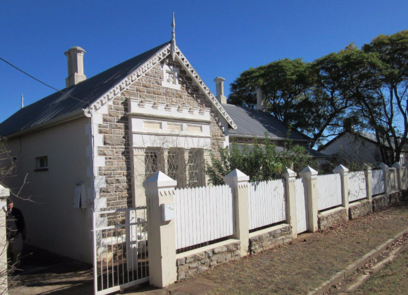Historic home near Kingswood - IPC - 2017