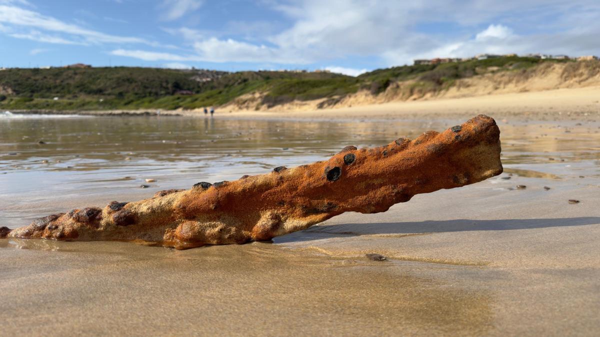 Illegal Shipwreck Salvage in Mossel Bay via Drone Fanatics SA and SAHRA