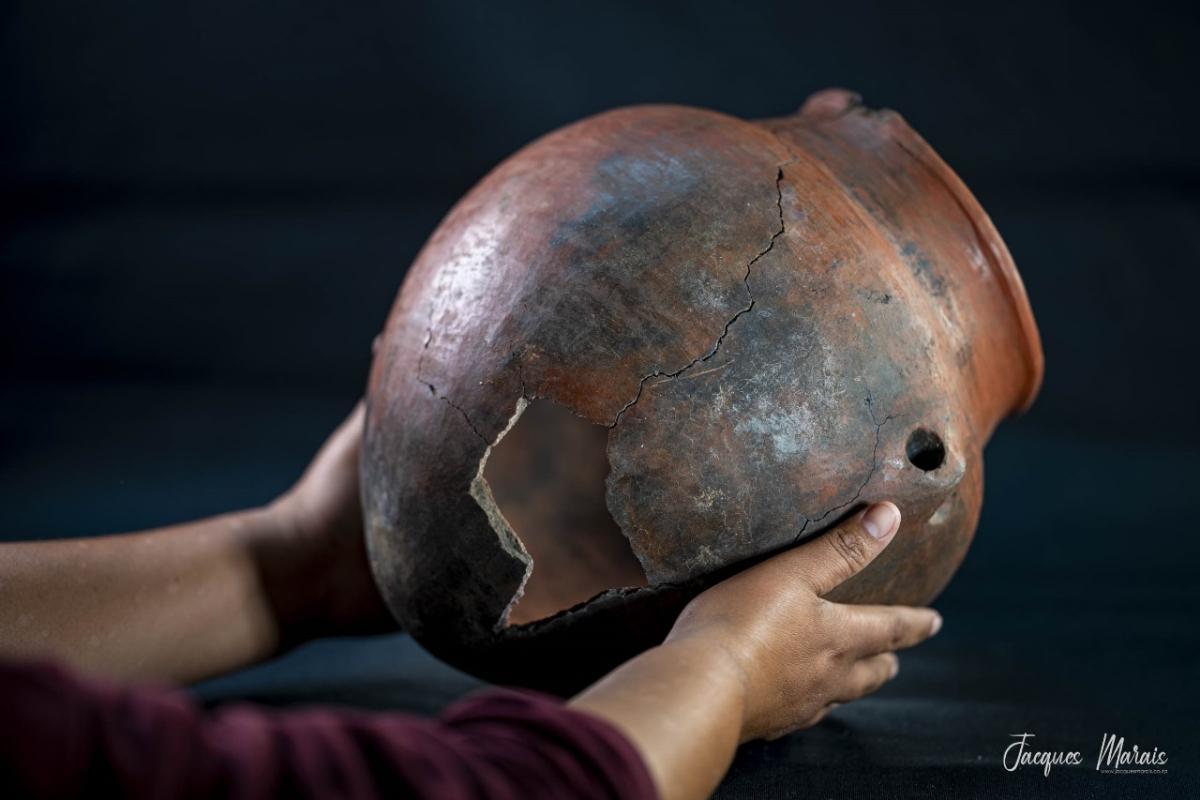 Khoekhoen Artefact Unearthed at Kagga Kamma Nature Reserve - Jacques Marais