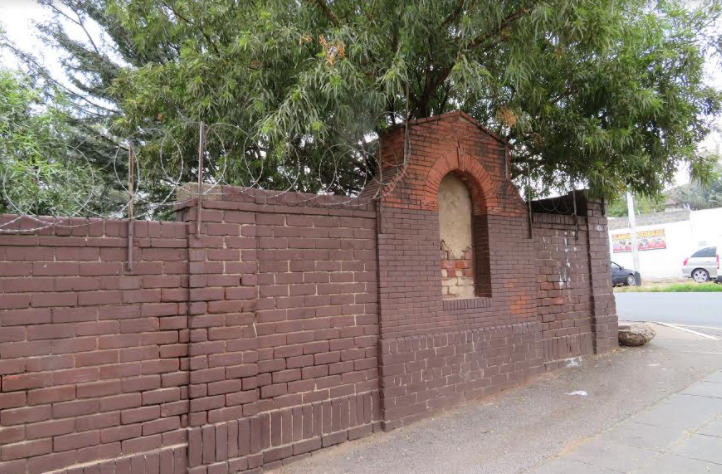 Missing Belgravia Plaque - Sarah Welham
