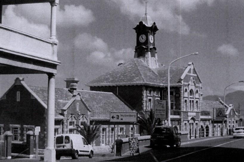Muizenberg Railway Station - Old photo via Colin Johnstone