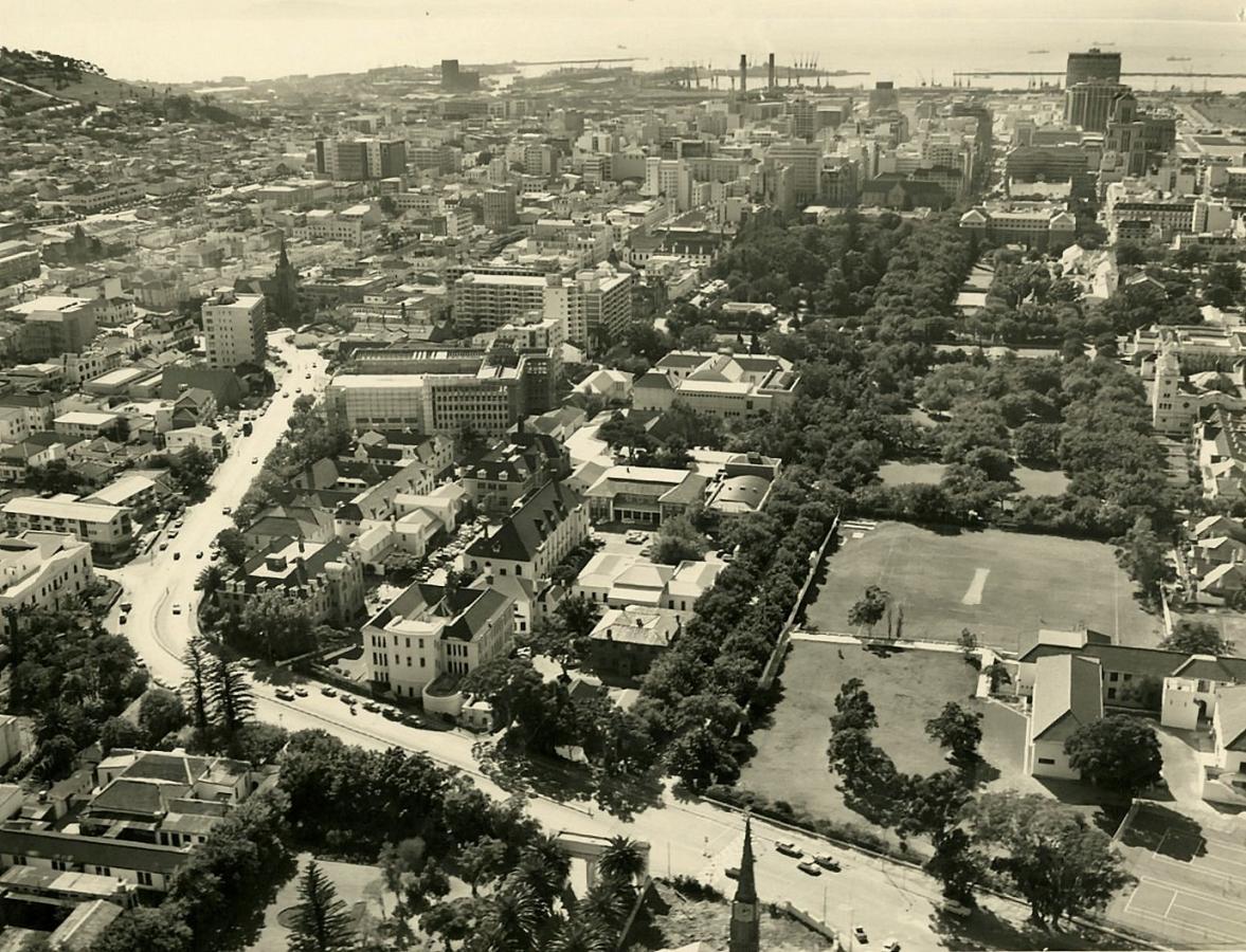 Old photo of the Companys Gardens from above - Sourced by Cape Town Heritage Tours