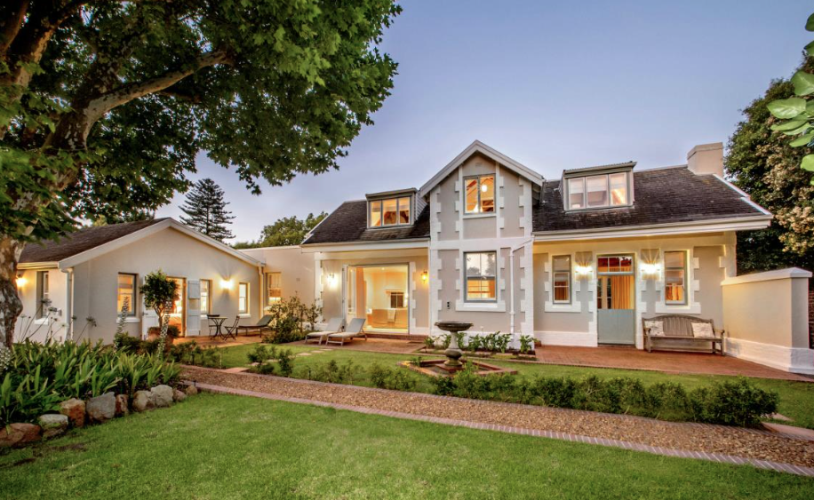 Original coachhouse and stables Rondebosch - Pam Golding - 2017
