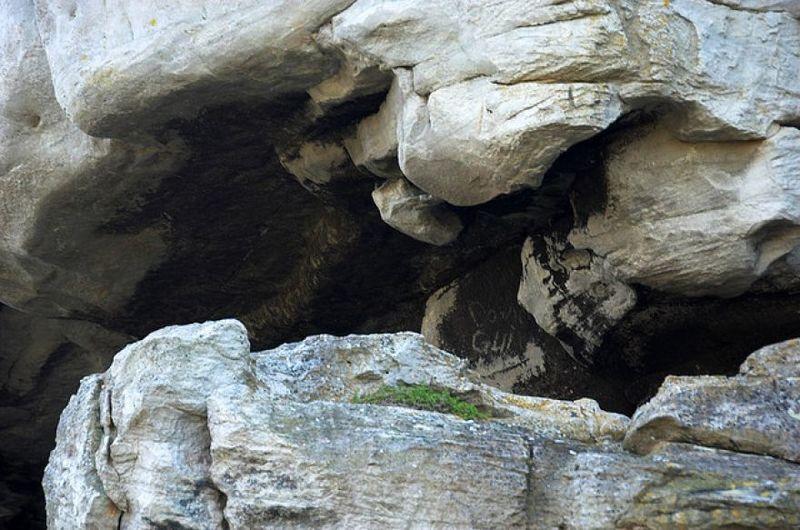 Peers Cave - Damienpeers - Wiki Commons