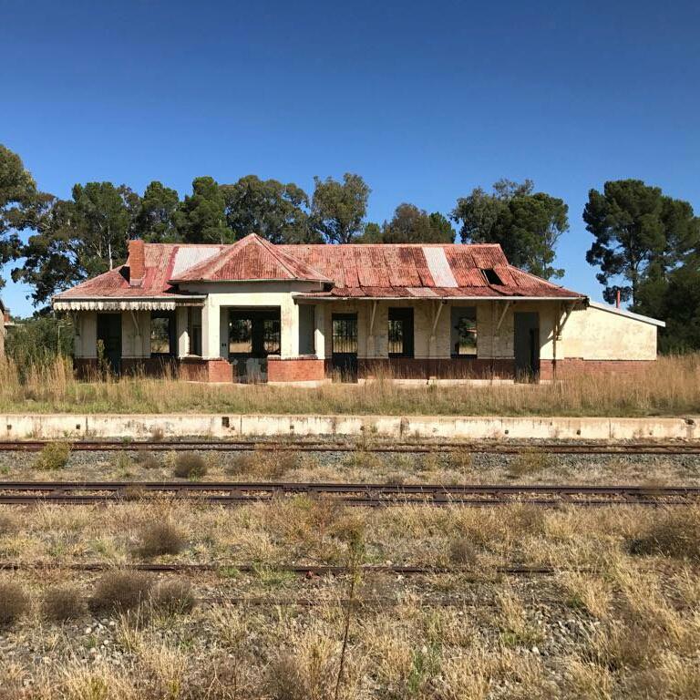 Petrus Steyn Train Station - Twin Mosia