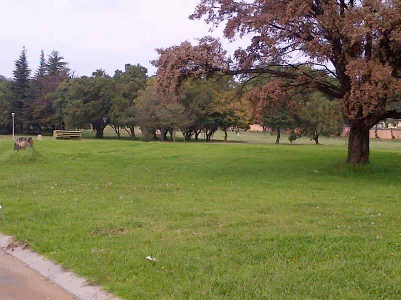 Development land near Kensington Golf Course - Isabella Pingle