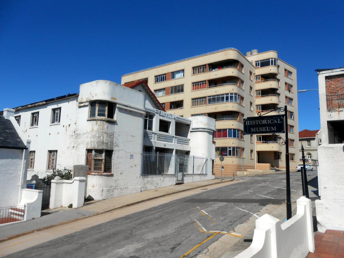 The Summit next to the Historical Museum Port Elizabeth - Heritage Portal